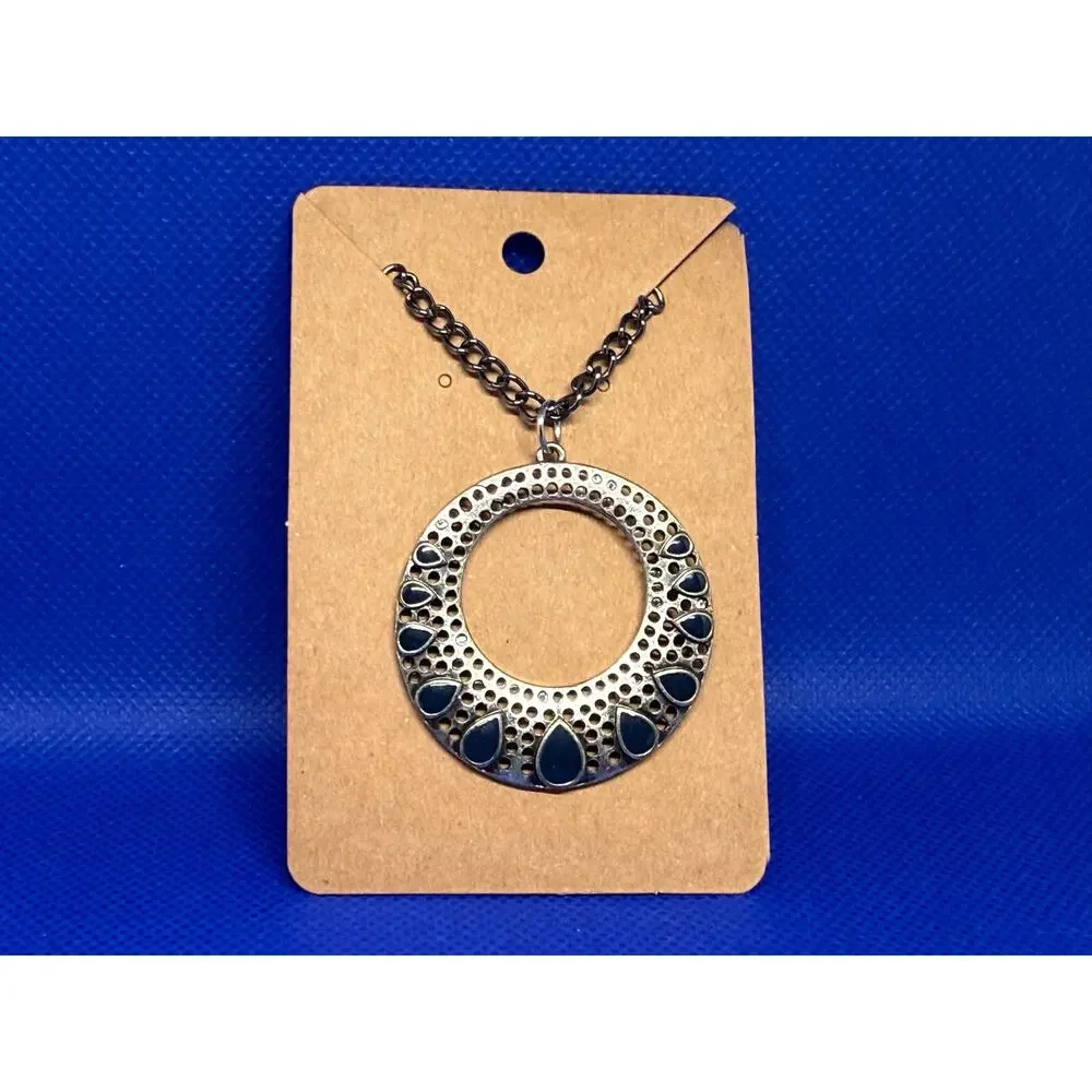 🧚🏻‍♀️ Handmade Vintage-Curated Blue Enamel Circle Pendant Necklace Silver Tone